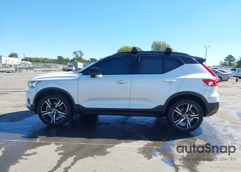 2021 Volvo Xc40 T5 R-Design z USA, uszkodzony, nr VIN YV4162UM1M2404976